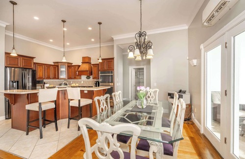 West Chester House | The Bishops Manor, Stay for 10!