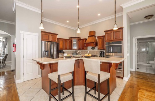West Chester House | The Bishops Manor, Stay for 10!