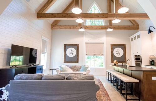 Auburn House | Stylish Black Barn: 3 BR Home, Walk to Everything!