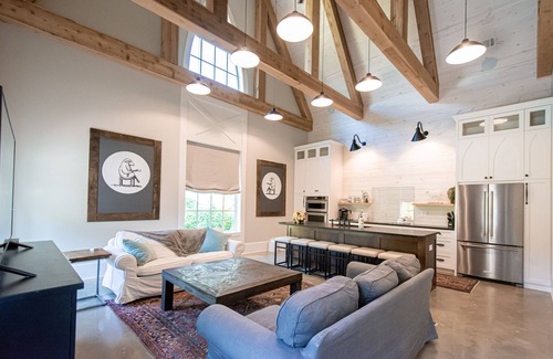 Auburn House | Stylish Black Barn: 3 BR Home, Walk to Everything!