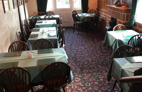 Fyfield Hotel | Experience Comfort at The Black Bull Inn - 5 Star Stay