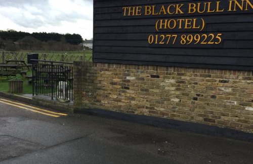 Fyfield Hotel | Experience Comfort at The Black Bull Inn - 5 Star Stay
