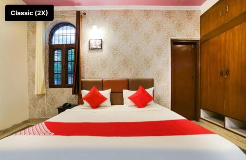 Sector 62 House | Cozy Stay at The Black Jack Inn: Pet & Child Friendly