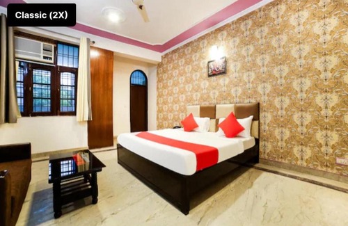 Sector 62 House | Cozy Stay at The Black Jack Inn: Pet & Child Friendly