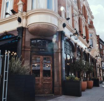 Kilburn Hotel | Stay at The Black Lion Pub & Boutique Guesthouse - Rated 9.3!