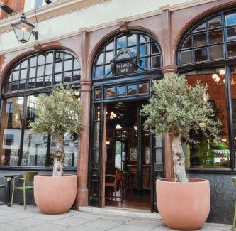 Kilburn Hotel | Stay at The Black Lion Pub & Boutique Guesthouse - Rated 9.3!