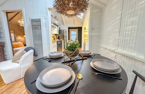 Guerneville Cabin | Unwind at The Black Nest: Hot Tub in a Redwood Oasis