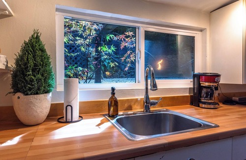 Guerneville Cabin | Unwind at The Black Nest: Hot Tub in a Redwood Oasis