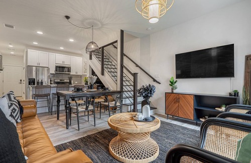 Highland Lake Estates Villa | Relax at The Black Sands: Backyard BBQ, No Service Fees