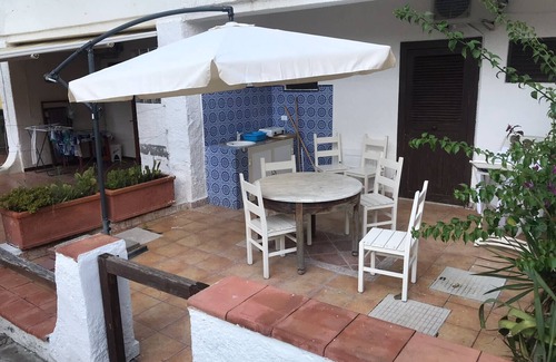 Vulcano Porto Apartment | Relaxing 2-Room Apartment Between Vulcano's Beautiful Beaches