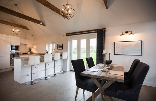 Amroth Cottage | Idyllic Blacksmiths Cottage with Country Views & Pet Friendly