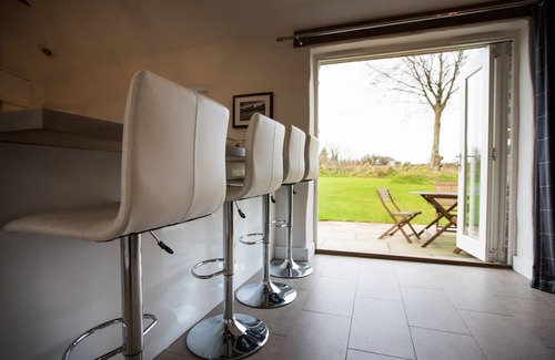 Amroth Cottage | Idyllic Blacksmiths Cottage with Country Views & Pet Friendly