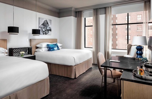 The Loop Hotel | Elegant Retreat at The Blackstone, Autograph Collection