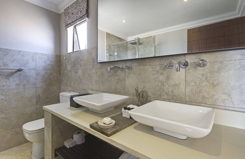 Roodeplaat Hotel | Family-Friendly Stay at The Blades with Pool and Dining