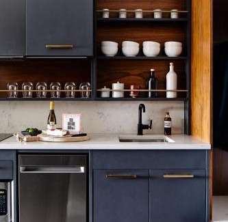 Downtown Hotel | Discover The Blake Hotel: Pet-Friendly Retreat with Dining