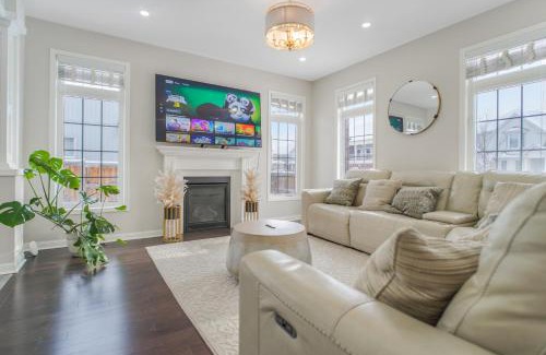 Bowmanville House | The Bliss