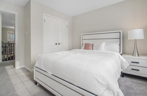 Bowmanville House | The Bliss