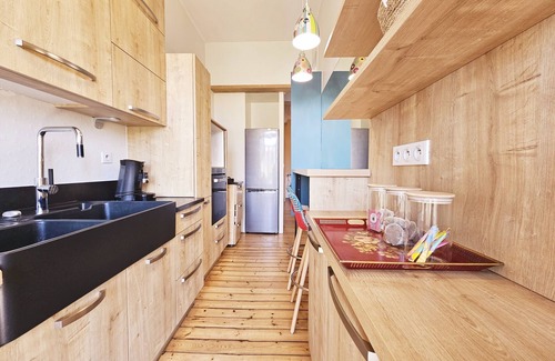 Angouleme House | Tranquil Retreat with Garden Views & Family-Friendly Amenities
