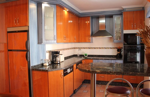 La Pola de Gordon House | Pet-Friendly Comfort at The Block II for Memorable Stays