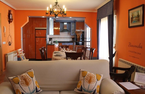 La Pola de Gordon House | Pet-Friendly Comfort at The Block II for Memorable Stays