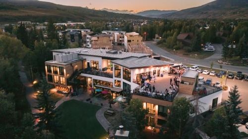 Silverthorne Hotel | Experience The PAD: Pet-Friendly Stay with Top Amenities