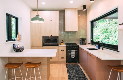 South Bloomingville Cabin | Explore The Block Tower: Family-Friendly Stay in Hocking Hills