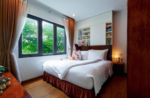 Dich Vong Apartment | Discover The Bloom Classic Hotel and Bistro: Pet-Friendly Bliss