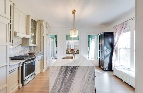 Memphis House | Discover The Bloomfield House: Family-Friendly Retreat