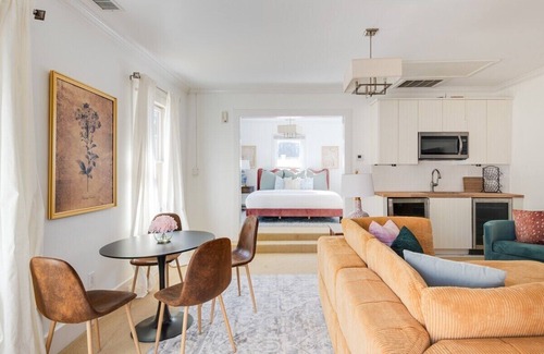 Memphis House | Discover The Bloomfield House: Family-Friendly Retreat