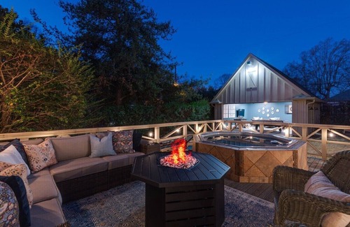 Memphis House | Discover The Bloomfield House: Family-Friendly Retreat