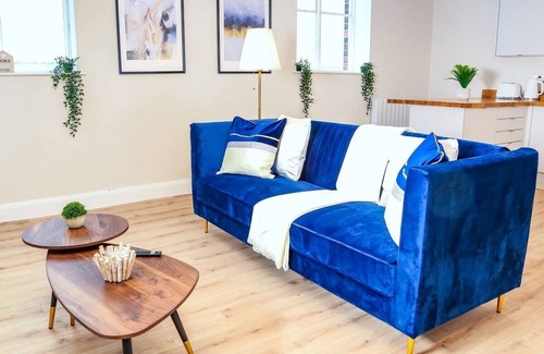 Shrewsbury Apartment | The Blue Academy Apartment - 2 Bed - Free Parking By Bevolve