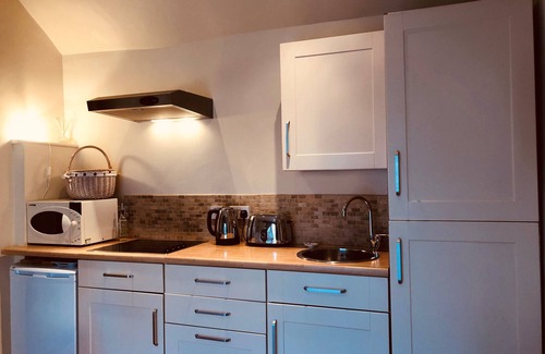 Fen Stanton Bed & Breakfast | Experience The Blue Cow: 5-Star Stay with Breakfast Included
