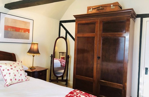 Fen Stanton Bed & Breakfast | Experience The Blue Cow: 5-Star Stay with Breakfast Included