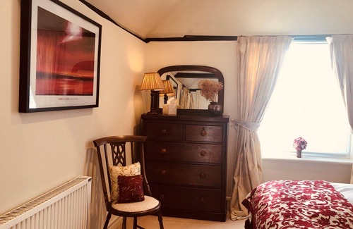Fen Stanton Bed & Breakfast | Experience The Blue Cow: 5-Star Stay with Breakfast Included