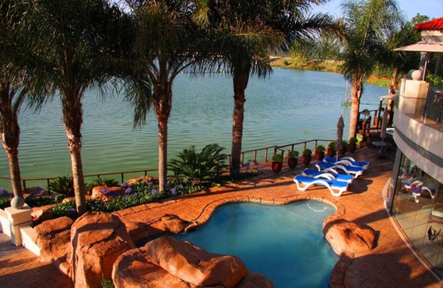 Hartbeespoort House | Experience The Blue Crane Villa: 4-Star Excellence Awaits