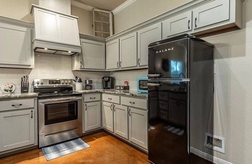 Waco House | The Blue Door- 6 min to Silos/Baylor/Downtown