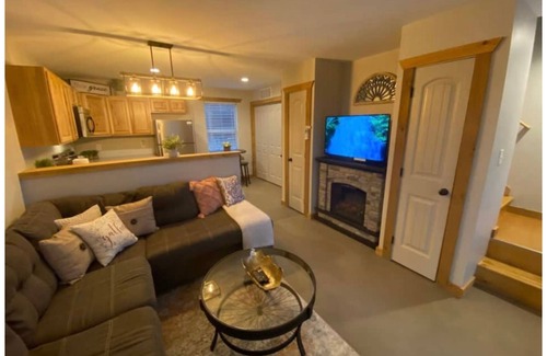 Winston - Salem Cabin | Experience The Blue Door Cabin: Pet-Friendly Retreat