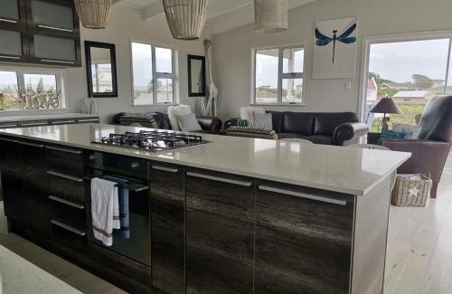 Paradise Beach House | Discover The Blue Dragonfly: Ocean View & Private Beach