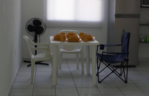 Leona Vicario Apartment | Relaxing Getaway at The Blue Frame with Kitchen Amenities