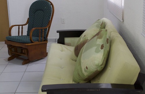 Leona Vicario Apartment | Relaxing Getaway at The Blue Frame with Kitchen Amenities