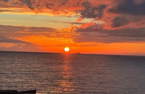 Town of Somerset House | Relax at The Blue Lagoon: Beachfront Retreat near Niagara Falls