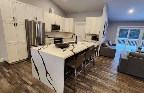 South Bruce Peninsula Cottage | Experience The Blue Nest: Pet Friendly with Ocean Views