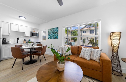 Coral Ridge Apartment | Relax at The Blue Parrot: Oceanfront with Spa & Pool