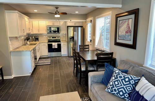 Sunrise Beach House | Lakefront Retreat with Private Dock & Top 10/10 Guest Rating