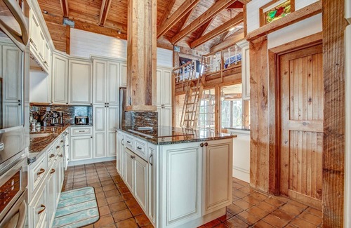 Cutthroat Harbor Estates House | Experience The Blue Pearl: Pet-Friendly Water Retreat