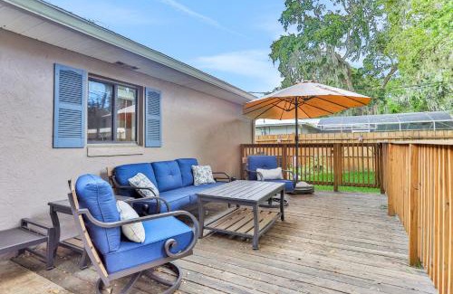 Florida Shores House | Discover Family-Friendly Comfort at The Blue Pearl Hotel