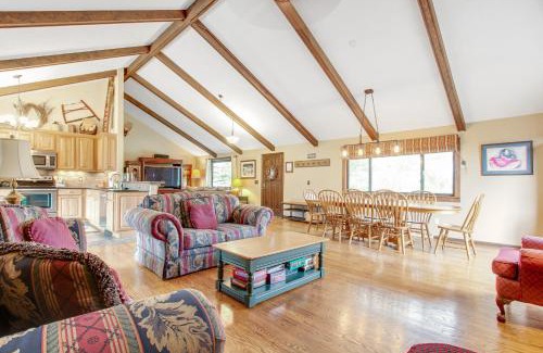 Carriage Hills House | Experience The Blue Raven: Family-Friendly 4-Star Retreat