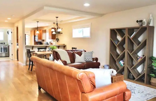 West End House | Discover The Blue Ruby: A Gem in Point Defiance