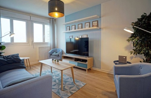 Chateaudun-Bannier Apartment | Convenient Apartment Near Orléans Station with WiFi & Spa
