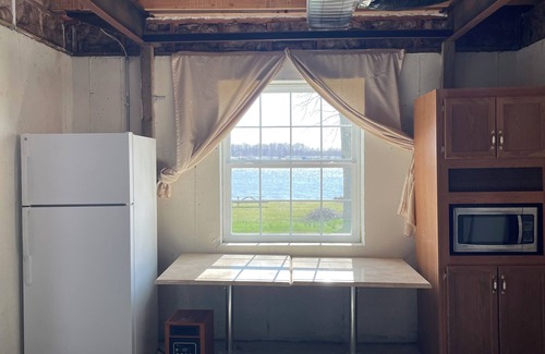 Kendall Cottage | The Blue Swan- Cottage on Swan Lake in Allegan, MI